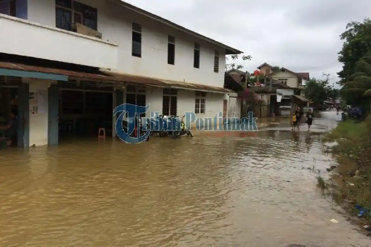 Lagi-Lagi Banjir Hantam Pasar Darit - banjir-pasar-darit-2_20160604_101631.jpg