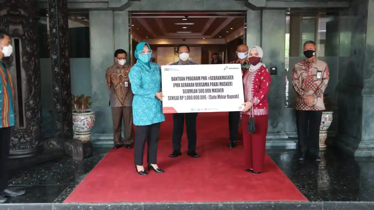 Dukung #GebrakMasker, Pertamina Serahkan 500 Ribu Masker Senilai 1 Miliar