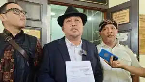 Koordinator-MAKI-Boyamin-Saiman-di-Pengadilan-Negeri-Jakarta-Selatan.jpg