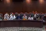Pemerintah dan DPR Tidak Hadir, Sidang Mengenai Gaji Dosen di MK Ditunda