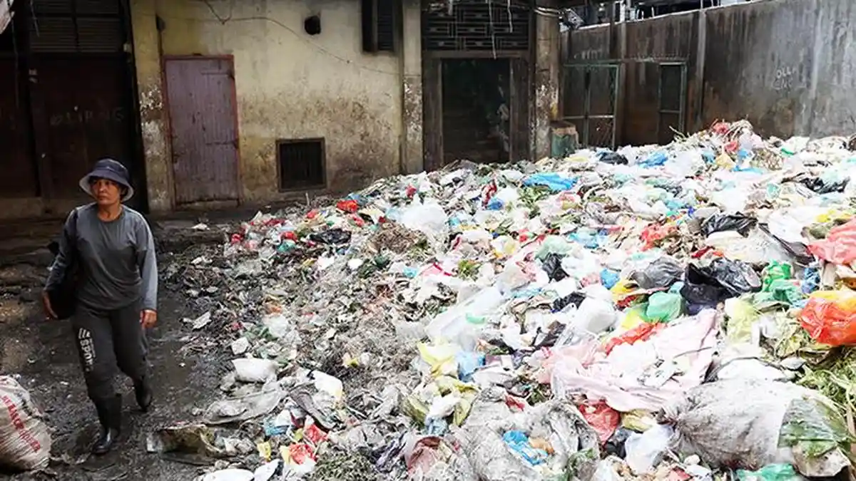 Masih Banyak Tumpukan Sampah di Pinggir Jalan, Rajuddin: Pemko Jangan Fokus Benahi Inti Kota Saja
