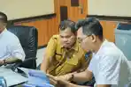 PERBAIKAN-JALAN-Bupati-Annisa-menemui-langsung-Kdi-jadwal.jpg