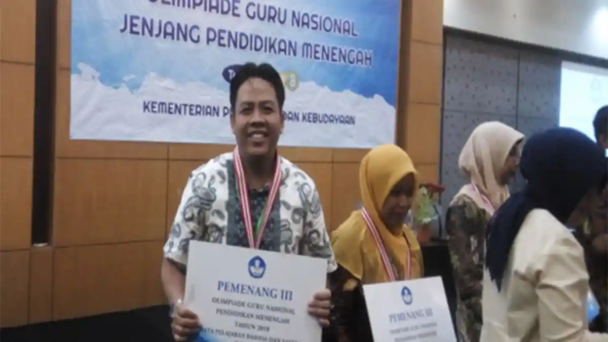 Eko Guru SMAN 2 Merauke Raih Juara III Olimpade Guru Nasional 2018