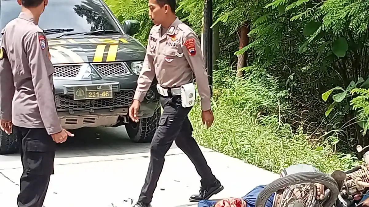 Satu Orang Tewas Akibat Adu Banteng Dua Pengendara Motor di Jalan Blora - Randublatung