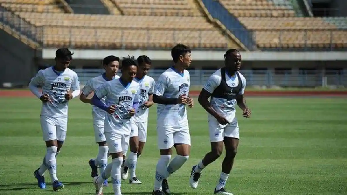 Persib Bandung Bikin Kejutan, Eks Liverpool Dikabarkan Bergabung, Skuad Rene Alberts Makin Komplit