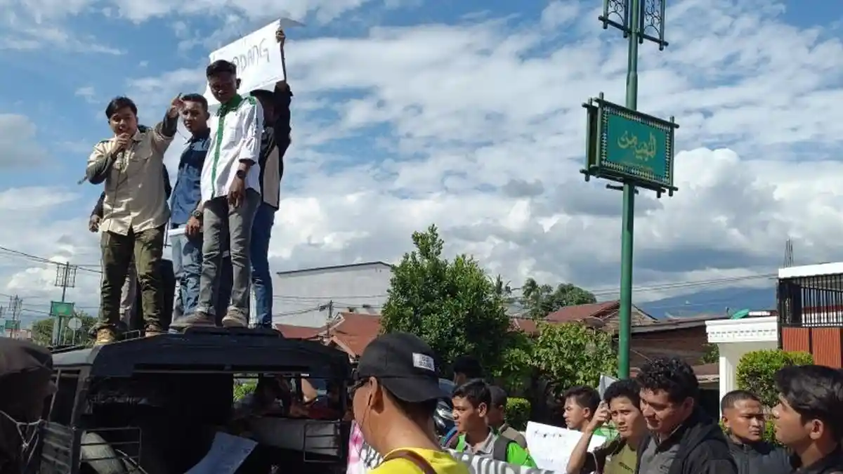 Gerakan Mahasiswa Pemuda Bersatu Peduli Bencana Desak Audit Dana Bencana Rp 4 Miliar 