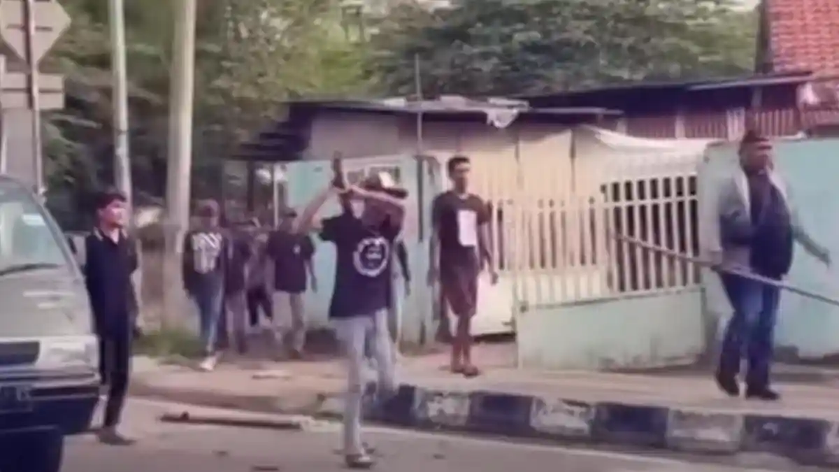 Viral 4 Pemuda di Cimahi Malak dan Keroyok 3 Pak Ogah, Berakhir Diamankan Polisi