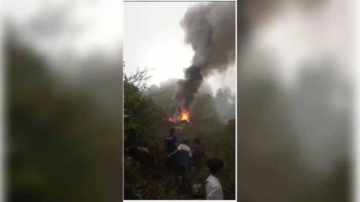 BREAKING NEWS: Pesawat Helikopter Latihan Jatuh di Ciwidey Bandung, Timbul Api dan Kobaran