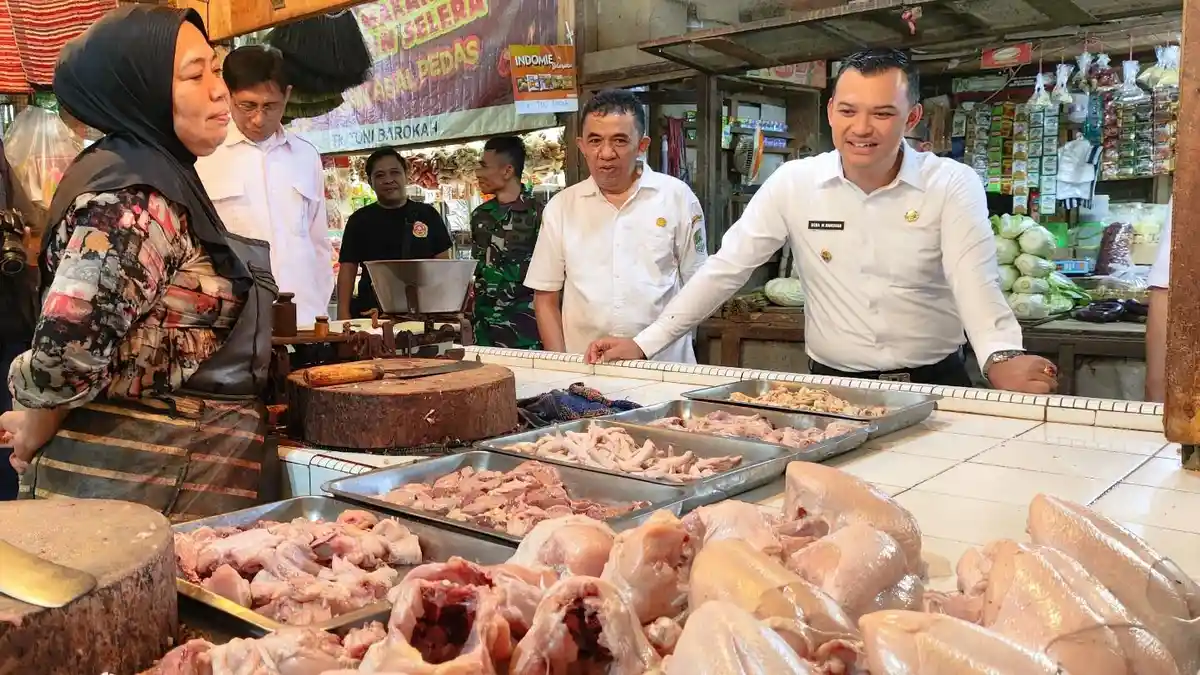 Jelang Ramadan, Wabup Majalengka Sidak Stok dan Harga Sembako di Pasar Kadipaten