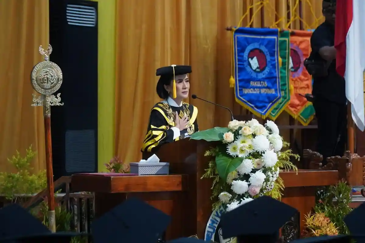 Rektor UKSW Wisuda 602 Mahasiswa, Ajak Jadi Creative Minority yang Membanggakan dan Memberi Dampak
