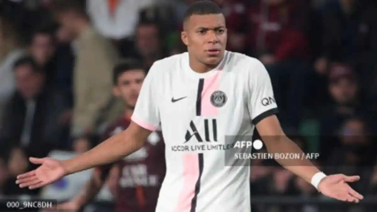 Jamie Carragher Kritik Keinginan Real Madrid Datangkan Kylian Mbappe