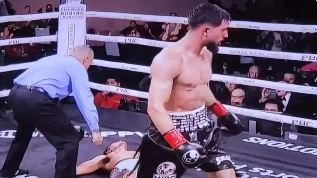 Hasil Tinju Dunia, Sebastian Fundora Terkapar Setelah Mendapat Pukulan Brian Mendoza