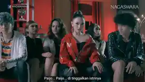 Zaskia-Gotik-dalam-video-klip-lagu-berjudul-Paijo.jpg