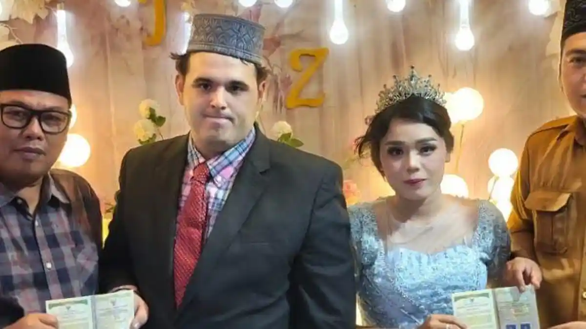 Bule Amerika Serikat Viral Nikahi Gadis di Musi Rawas, Kenalan di FB Hingga Terbang ke Indonesia