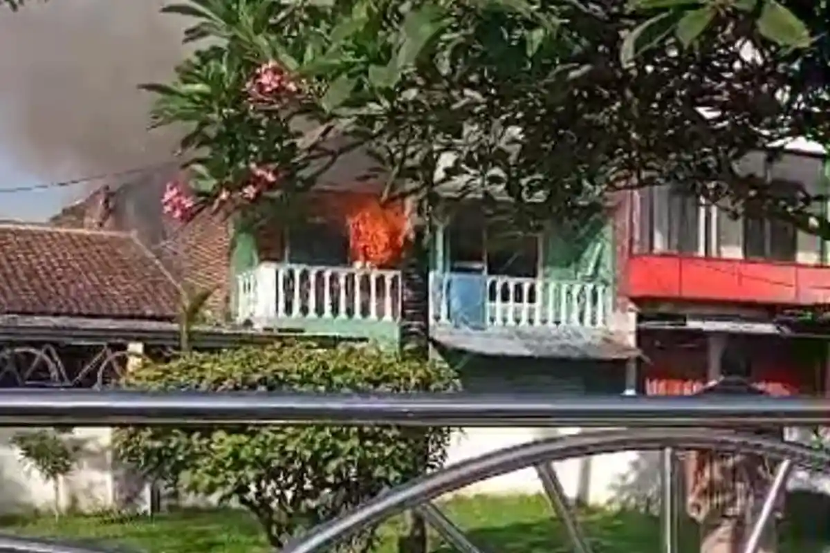 Tertidur Pulas, Pria asal Lumajang Tewas Dalam Kebakaran Rumah Kos di Jember