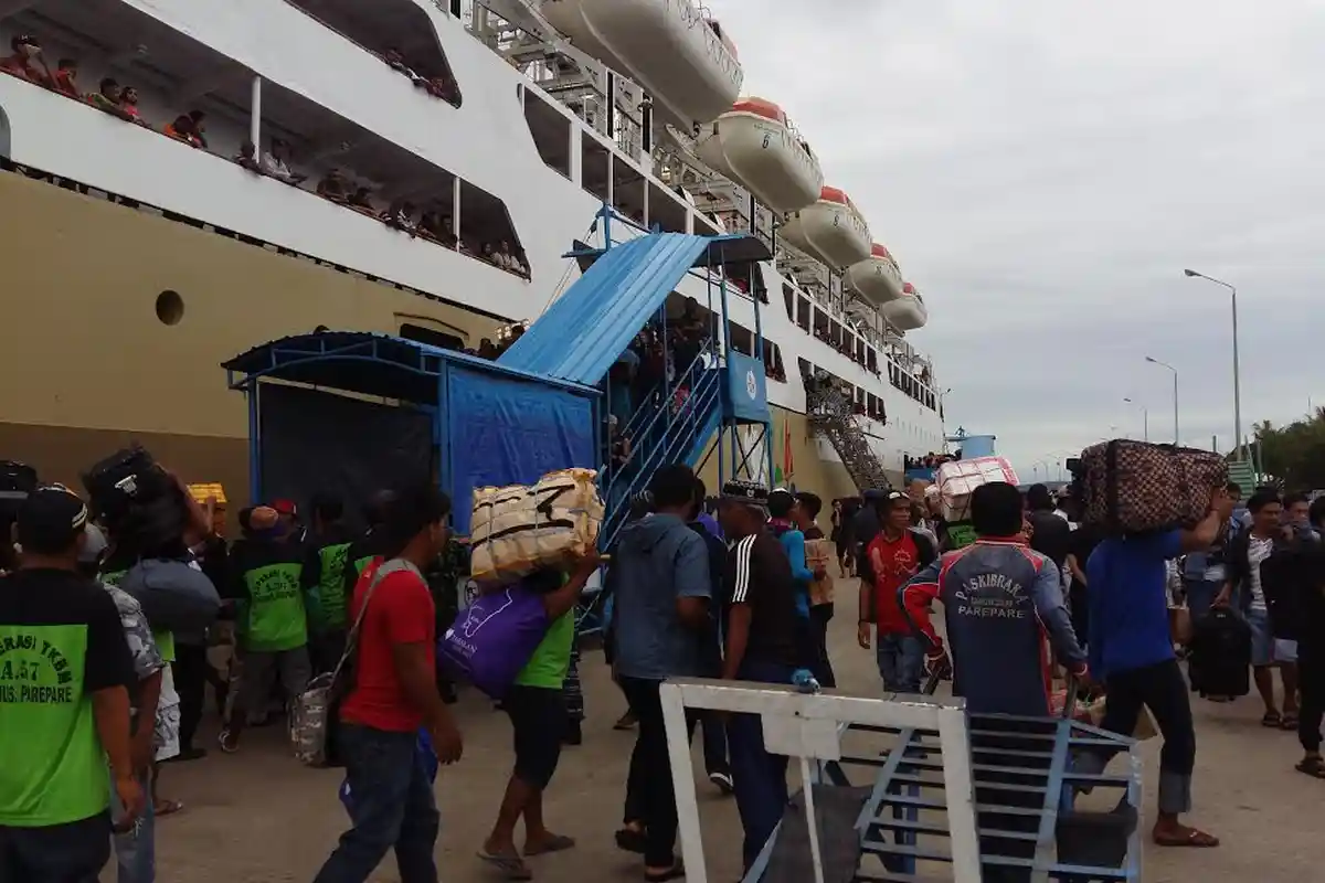 Puncak Arus Mudik di Pelabuhan Parepare Diprediksi H-3 Lebaran