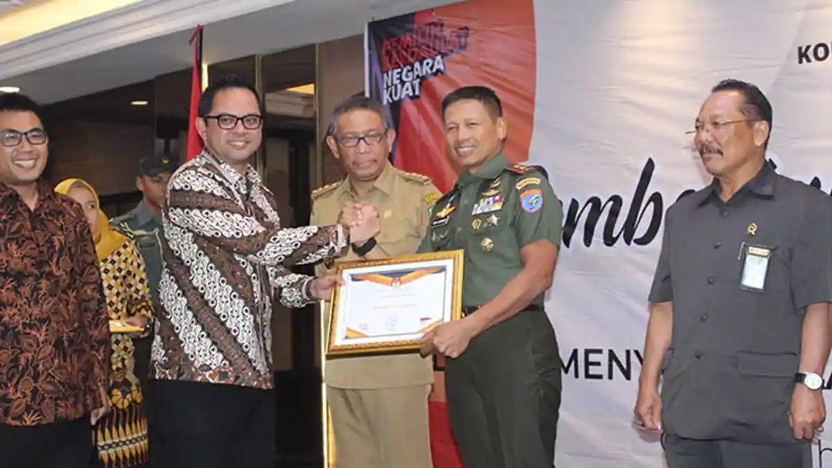 Sukseskan Pemilu 2019, Kodam XII/Tpr Terima Penghargaan dari KPU Kalbar