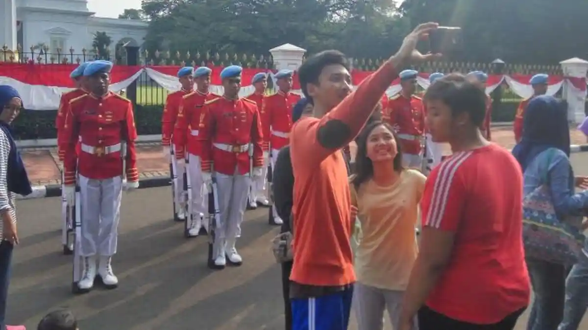 Paspampres Gelar Atraksi Prosesi Pergantian Grup Penjaga Istana