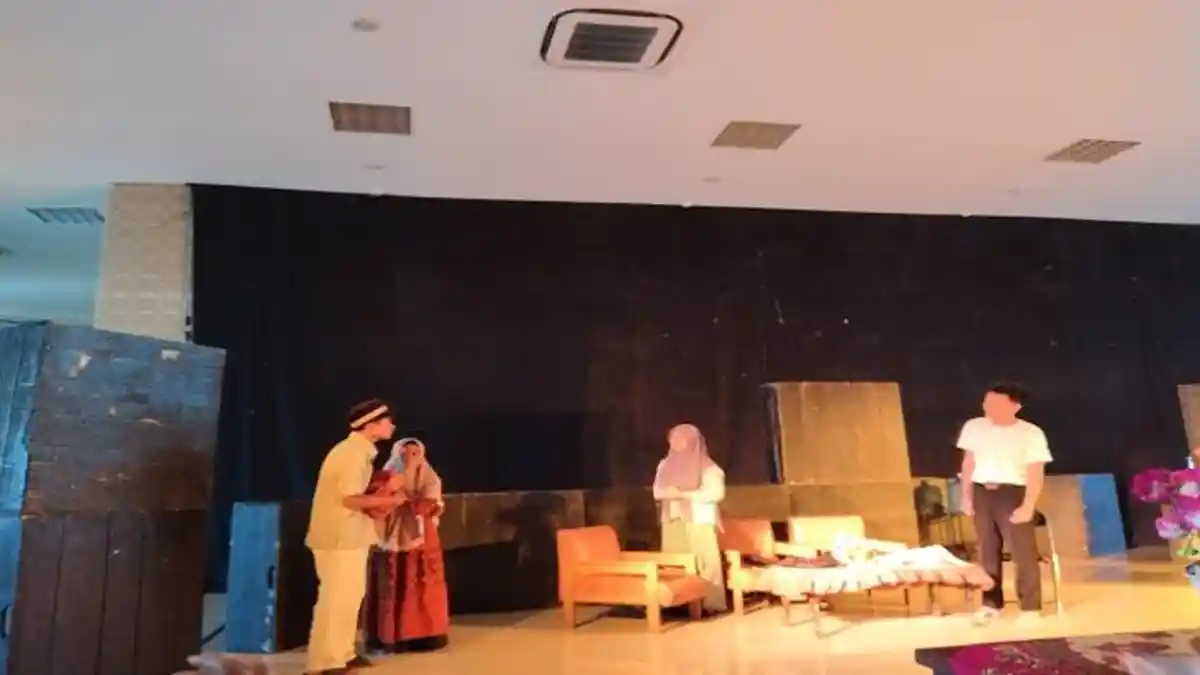 12 Komunitas Teater Se-Sumbar Ikuti Alek Teater Keenam, Tampilkan ...