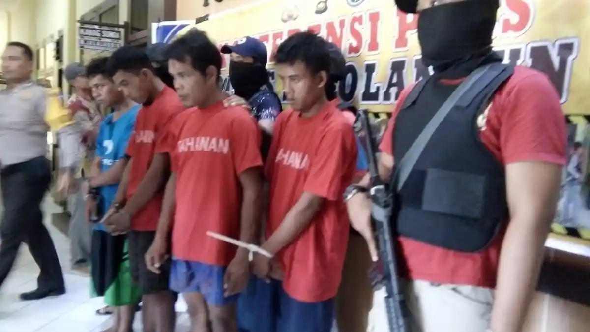 Asyik Nonton Pacu Perahu, Honda Mega Pro di Parkiran Diembat Dua Pelaku