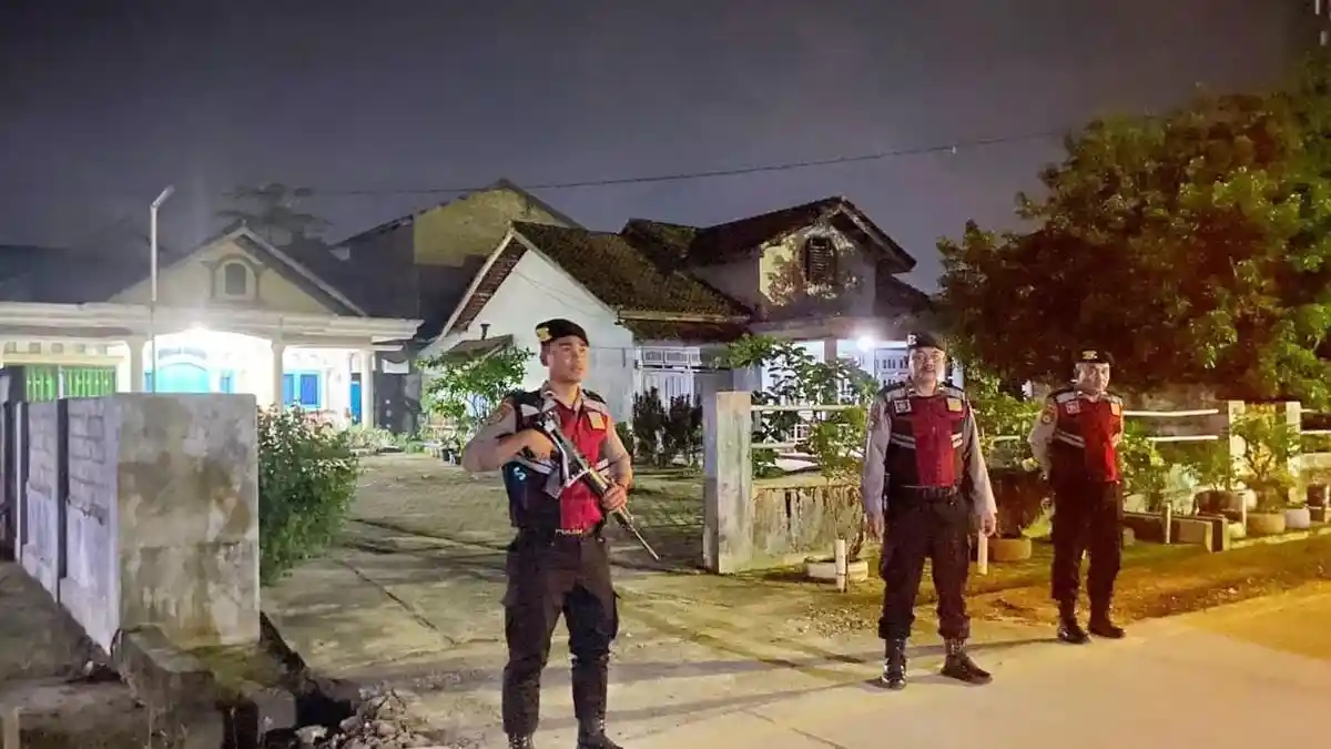 Polres Tulangbawang Polda Lampung Patroli Malam Hari ke Pemukiman