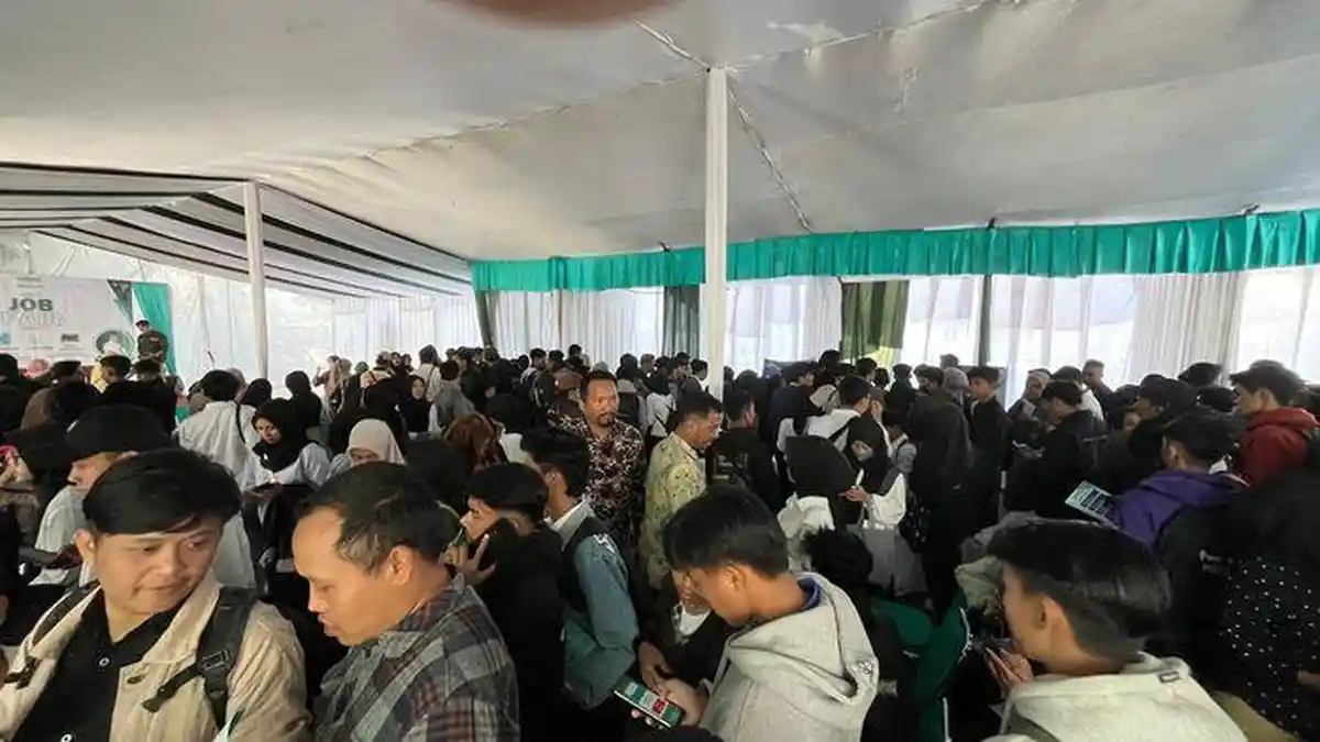 Job Fair Pemkab Bandung yang Digelar di Ciparay Diserbu Pelamar, Ada 300 Lowongan Kerja