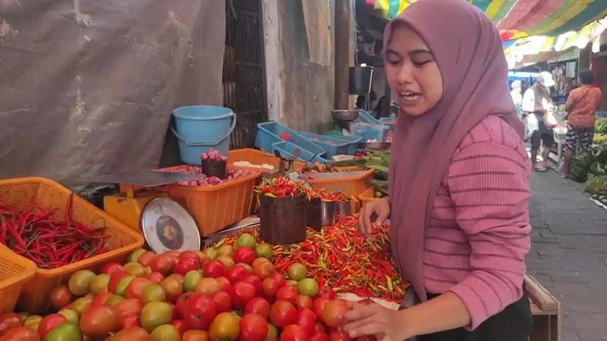 Breaking News : Harga Rica, Tomat dan Bawang Merah di Manado Sulut Kompak Turun