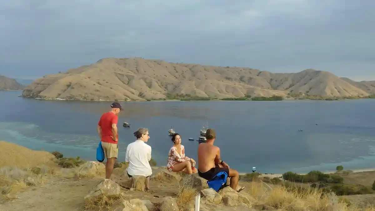 Menepi Sejenak di Taman Nasional Komodo