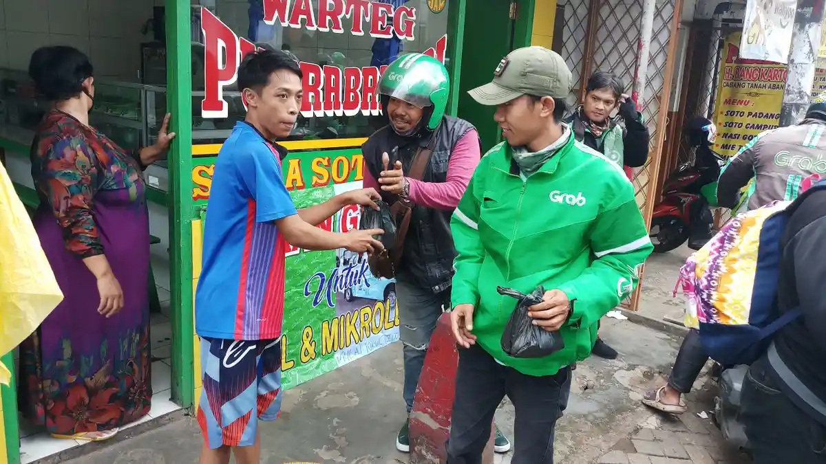 Guna Membantu Warga Satgas Covid-19 RW 08 Launching Rumah Pangan Gratis