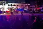 20260521_-Tampak-Bupati-Bulungan-Syarwani-duduk-termenung-meratapi-kantornya-yang-terbakar.jpg