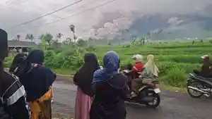 20251119-_-Kondisi-Erupsi-Gunung-Semeru-Lumajang.jpg