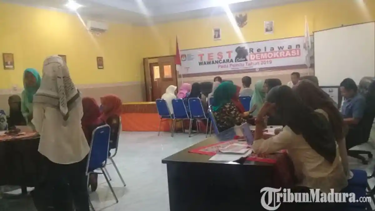 KPU Sampang Buka Pendaftaran Relawan Demokrasi Pemilu 2019, Tes Diuji Langsung oleh Syamsul Muarif