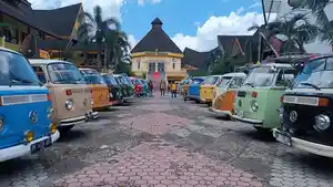 Deretan-Mobil-VW-tampak-terparkir.jpg