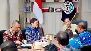 20251110_Bupati-Paser-Fahmi-Fadli-saat-audiensi.jpg