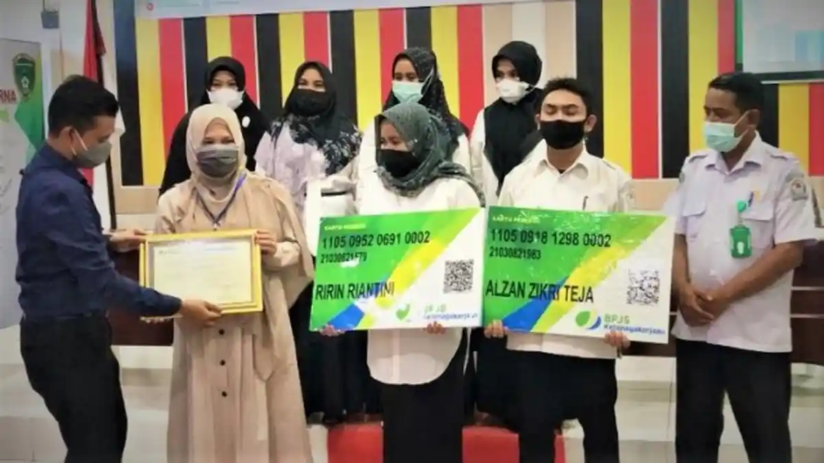 701 THL RSUD Cut Nyak Dhien Meulaboh Terima Kartu BPJS Ketenagakerjaan, Ini Hak-hak Mereka