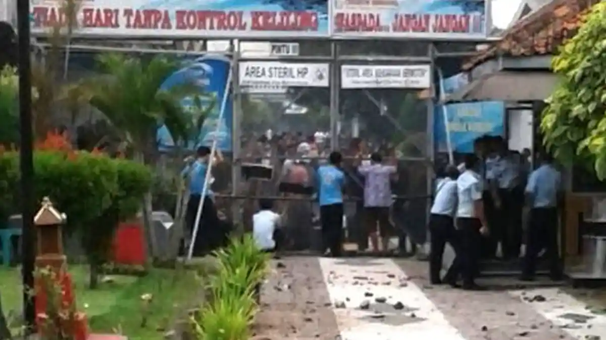 Razia HP Picu Rusuh Lapas Cirebon, Narapidana Rusak Kamera Pengawas
