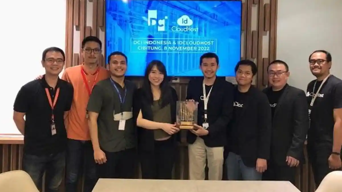 Menikmati Layanan Cloud Baremetal Instan di Data Center Tier-4