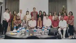 Foto-bersama-saat-syukuran-Natal-BPD-PHRI-NTT-di-Hotel-Harper-Kupang.jpg