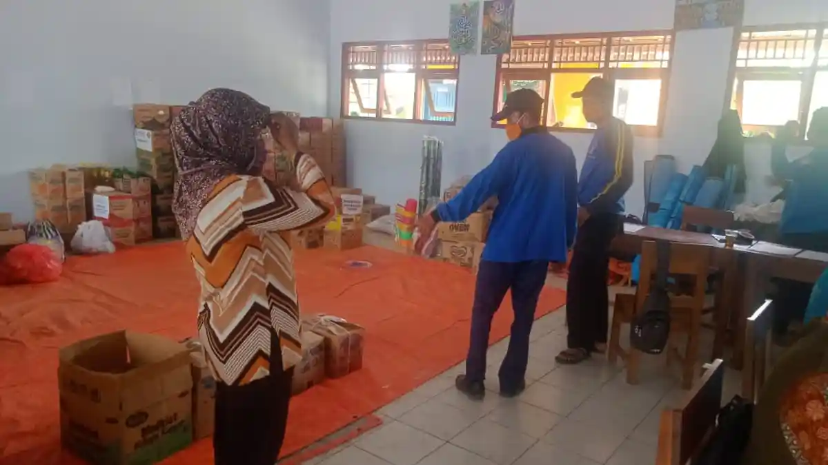 Banjir Puring Kebumen Mulai Surut, Warga Kembali ke Rumah ...