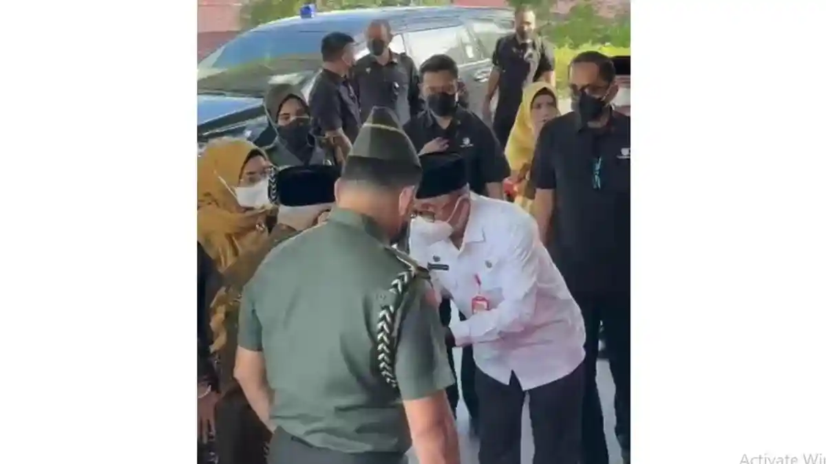 Wali Kota Ternate Sambut Kedatangan Wapres Ma'ruf Amin, Ini Momen Kehormatan