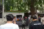 AKSI-DAMAI-Aksi-Jaga-Kedaulatan-Rakyat-Jagara-menggelar-aksi-damai-di-Kantor-YLBHI.jpg