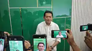 Ketua-DPRD-Bengkulu-Tengah-Siap-Tinggalkan-Mobil-Dinas-Imbas-Kenaikan-BBM-Pilih-Naik-Motor.jpg