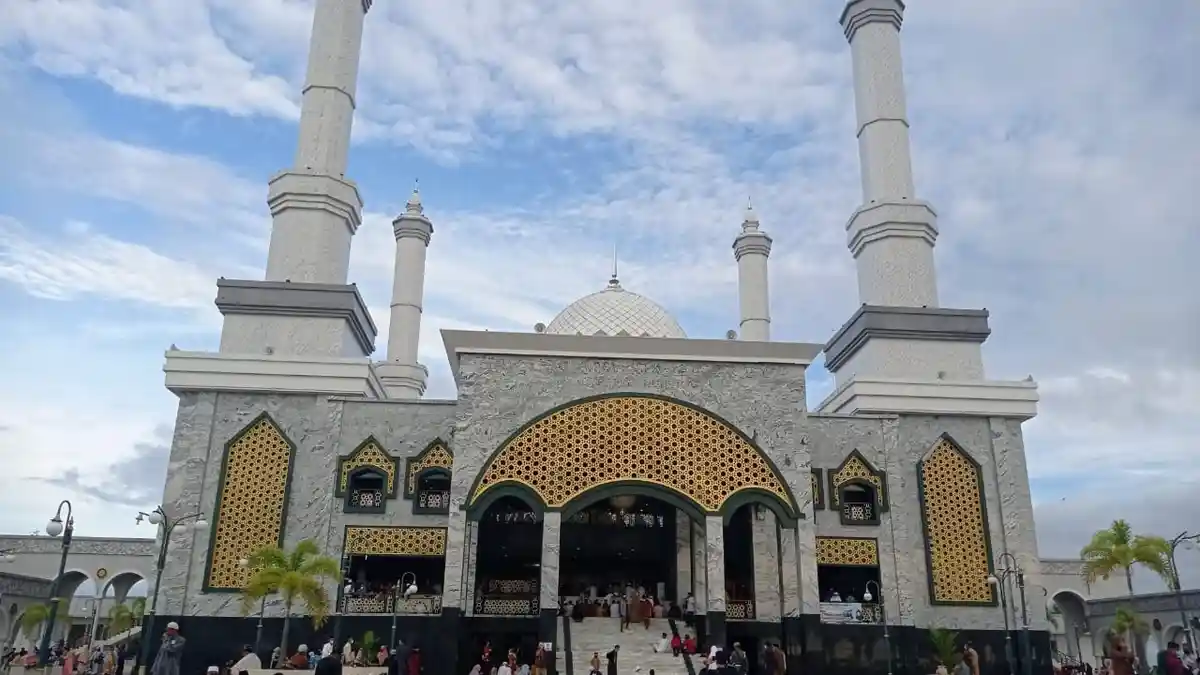 Salat Idul Fitri di Islamic Center Nunukan, Asmin Laura Ingatkan Pentingnya Protokol Kesehatan