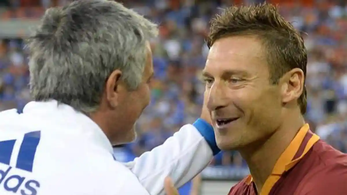 AS Roma Dilatih Jose Mourinho Bikin Francesco Totti Bangga: Dia Punya Kharisma