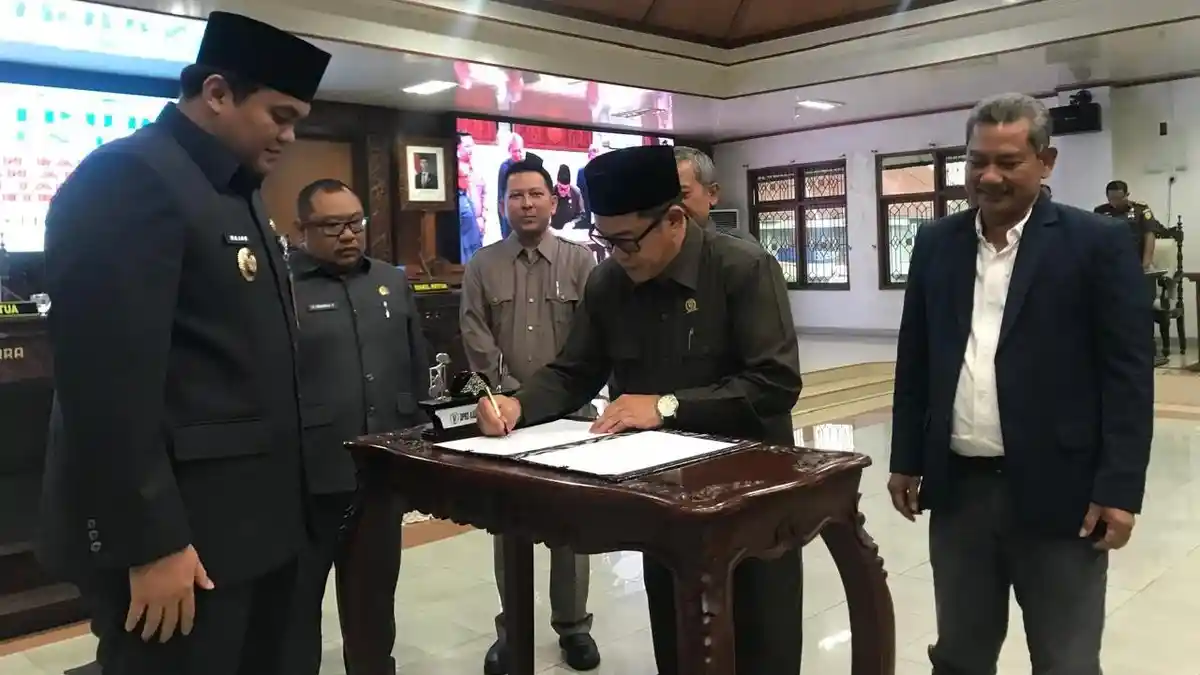 DPRD Jepara Sahkan Perubahan Perda Pajak dan Retribusi Daerah, Tarif Parkir Naik Mulai 2026