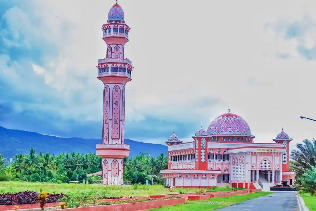 Pemkab Halmahera Timur Maluku Utara Pusatkan Shalat Idul Adha  di Masjid Agung Kota Maba