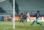persib-vs-psis-di-bali.jpg