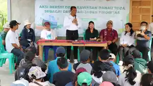Bersama-Bank-Sampah-IAS-Toba-Bersihkan-Desa-di-Kawasan-Danau-Toba.jpg
