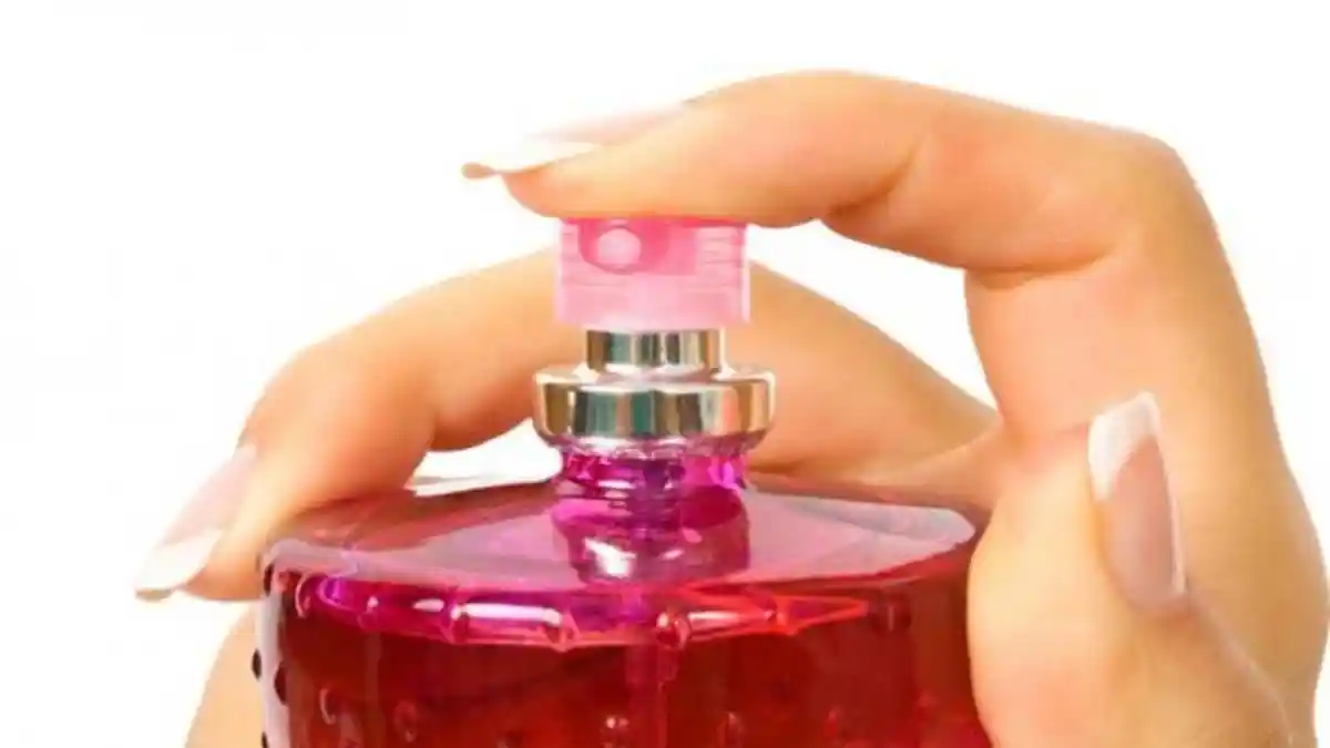Hukum Memakai Parfum Berlebihan saat Berpuasa, Apakah Mengurangi Pahala Puasa?