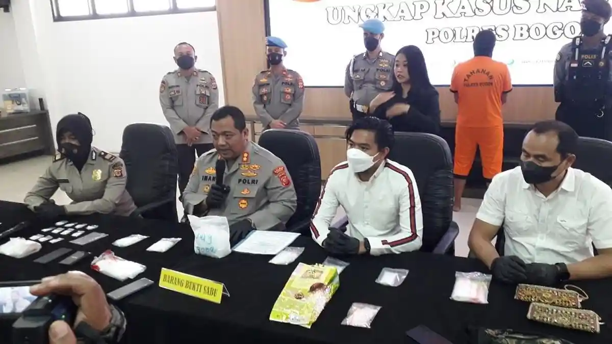 Terapkan Sistem COD dan Tempel, Pengedar Sabu Citeureup Bogor Dibekuk Polisi, Barang Buktinya 1,3 Kg